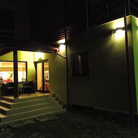 Dorf Haus Valiug Hotel Exterior photo