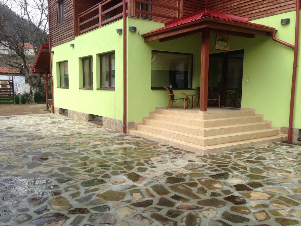 Dorf Haus Valiug Hotel Exterior photo